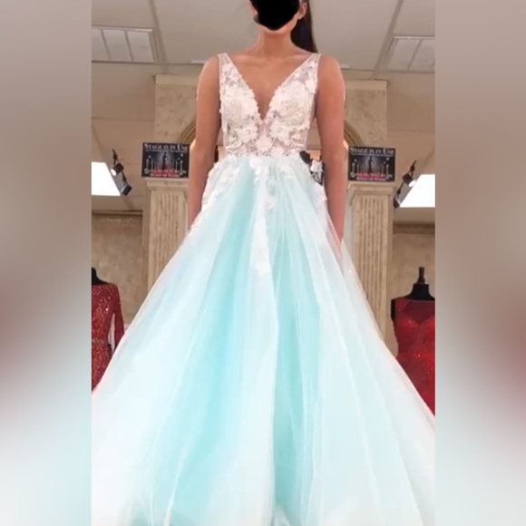 Ball Gown - Picture 6 of 9